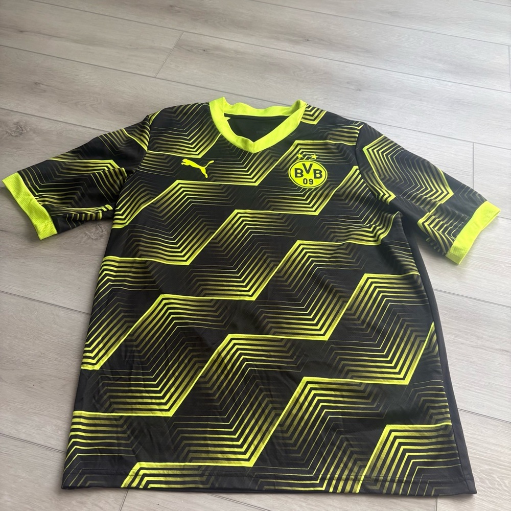 Puma Neon Yellow and Black Sports Jersey